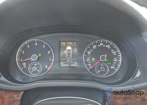 2012 Volkswagen Passat 2.5L Sel Premium z USA, uszkodzony, nr VIN 1VWCP7A39CC026946